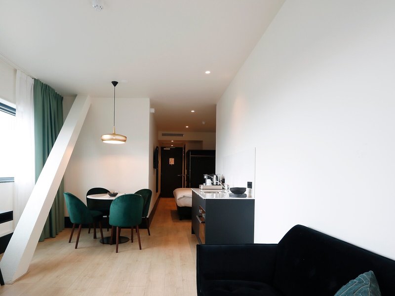 The James Hotel Rotterdam 21