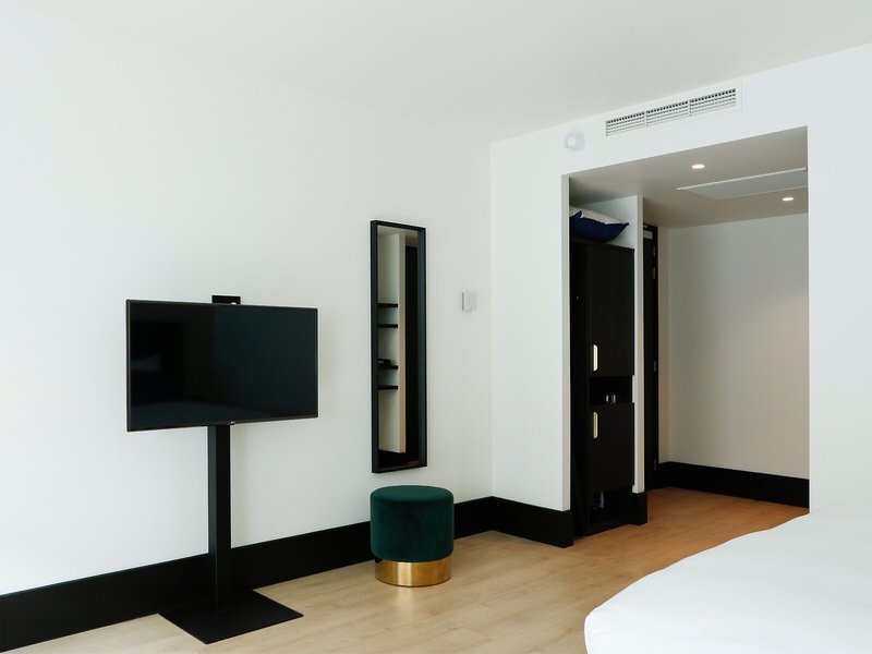 The James Hotel Rotterdam 36