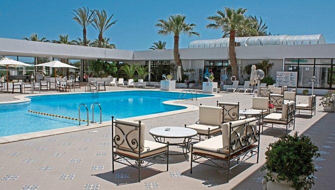 One Resort Jockey 27