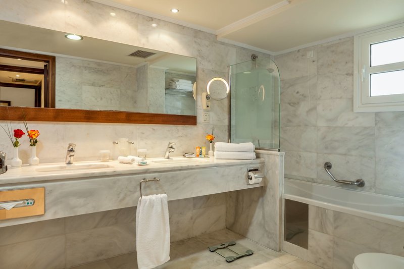 Neptune Luxury Resort 50