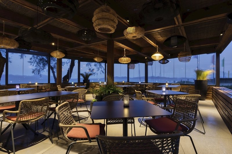 Neptune Luxury Resort 11