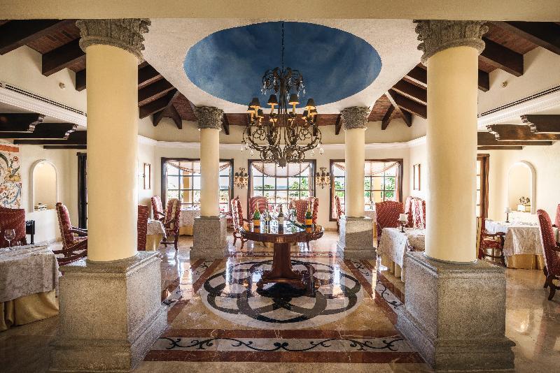 Royal Hideaway Playacar 3