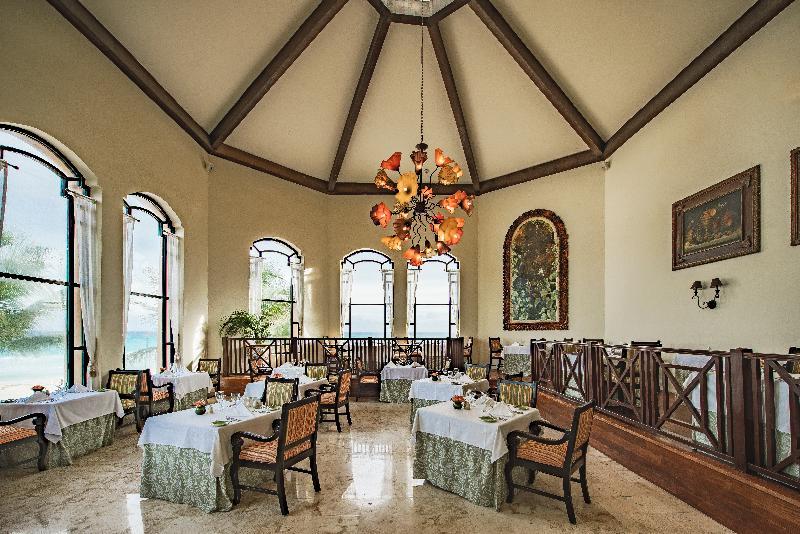 Royal Hideaway Playacar 5