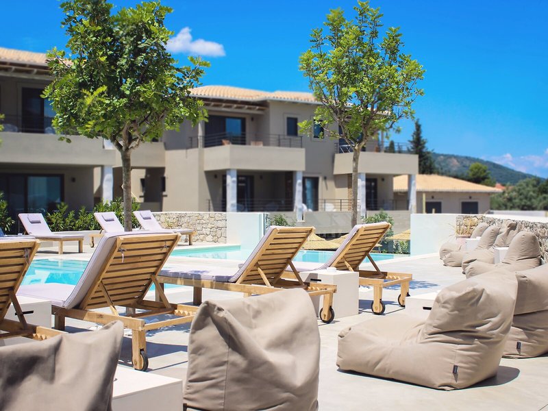 Crystal Waters Sapphire 6 - Outdoor Pool