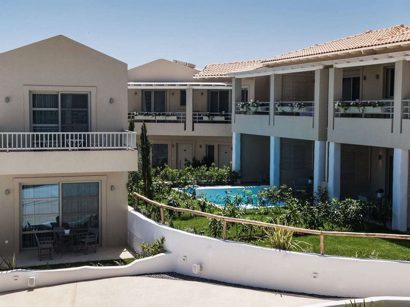 Crystal Waters Sapphire 7 - Outdoor Pool