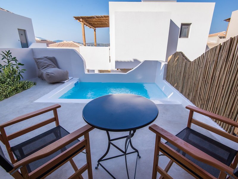 Crystal Waters Sapphire 12 - Outdoor Pool