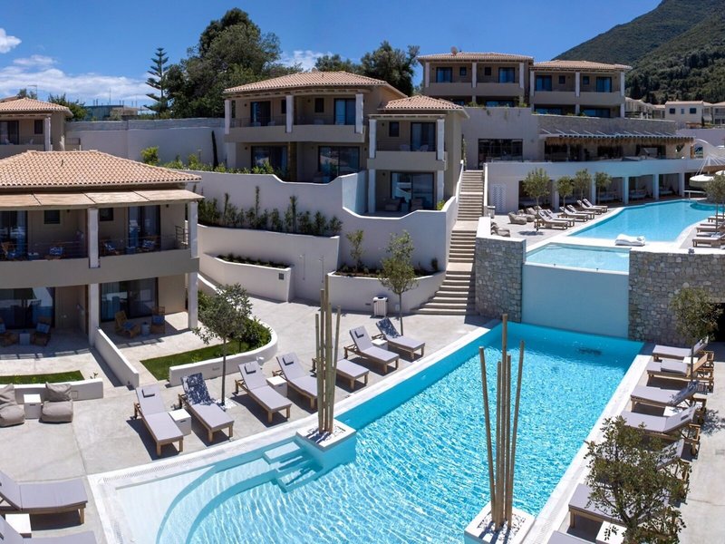 Crystal Waters Sapphire 18 - Outdoor Pool