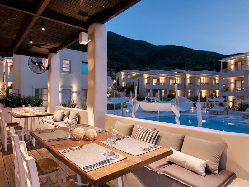 Crystal Waters Sapphire 35 - Restaurant