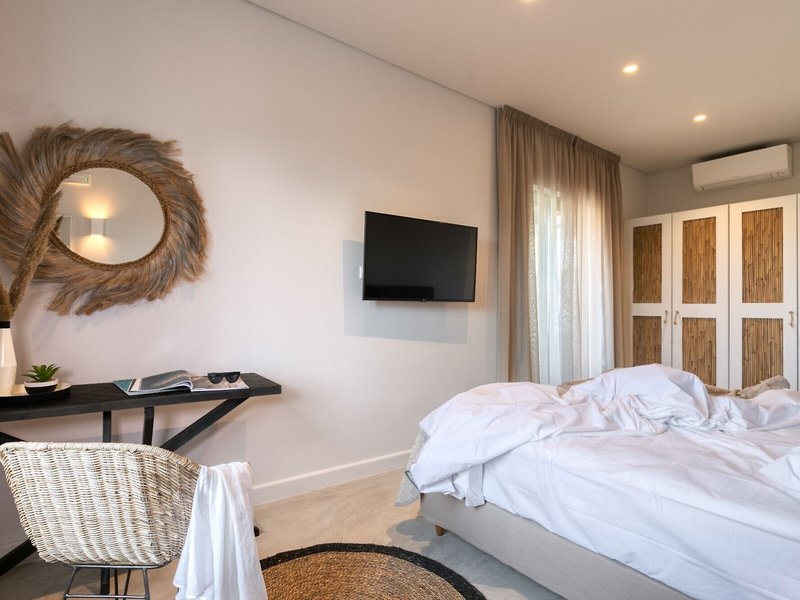 Crystal Waters Sapphire 38 - Room Example