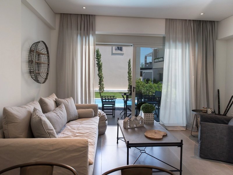 Crystal Waters Sapphire 44 - Room Example