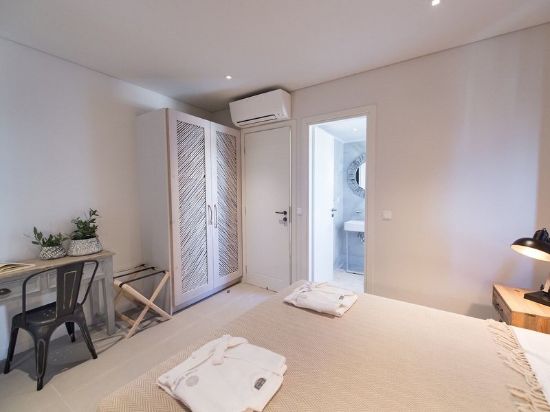 Crystal Waters Sapphire 46 - Room Example