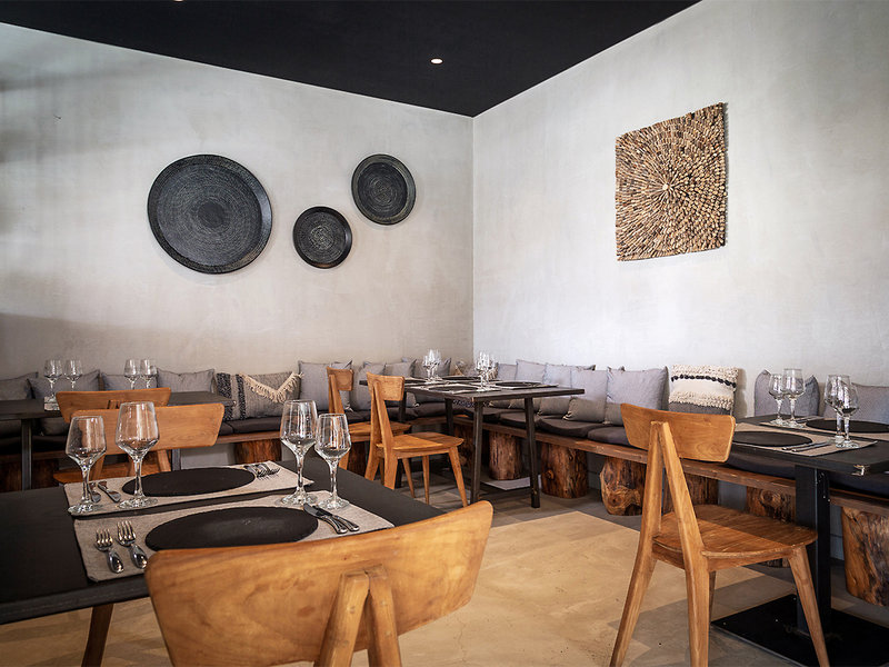 Crystal Waters Sapphire 16