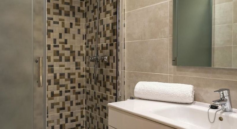 S Alamera Suites 3 - Bathroom Example