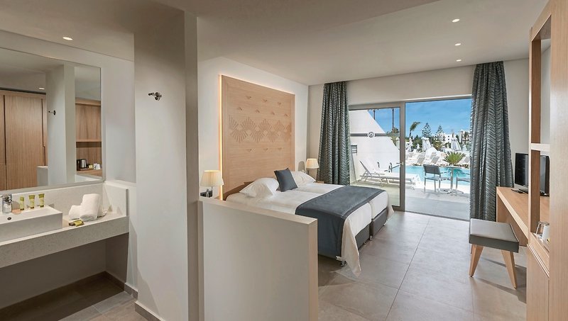 Blue Lagoon Ocean Resort  18