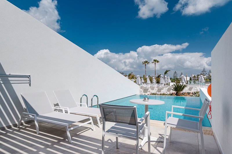 Blue Lagoon Ocean Resort  27