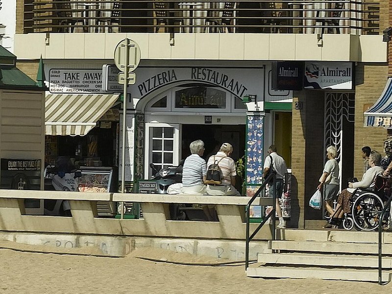 Almirall Apartaments 16