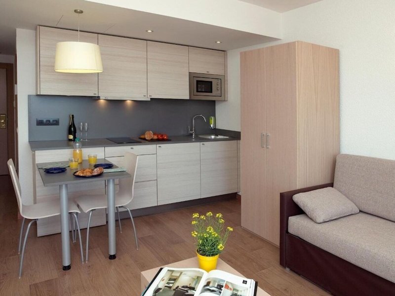 Almirall Apartaments 17