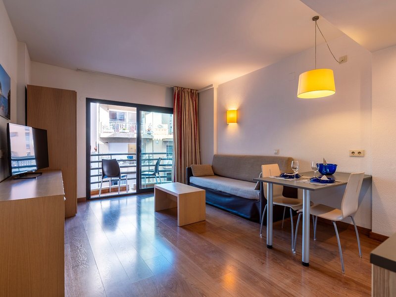 Almirall Apartaments 19