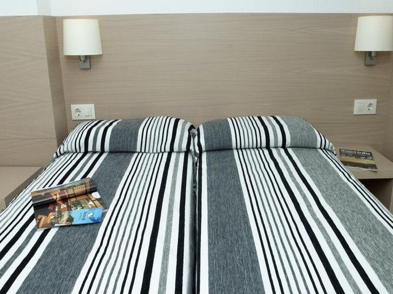 Almirall Apartaments 23