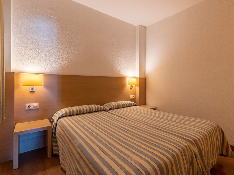 Almirall Apartaments 26