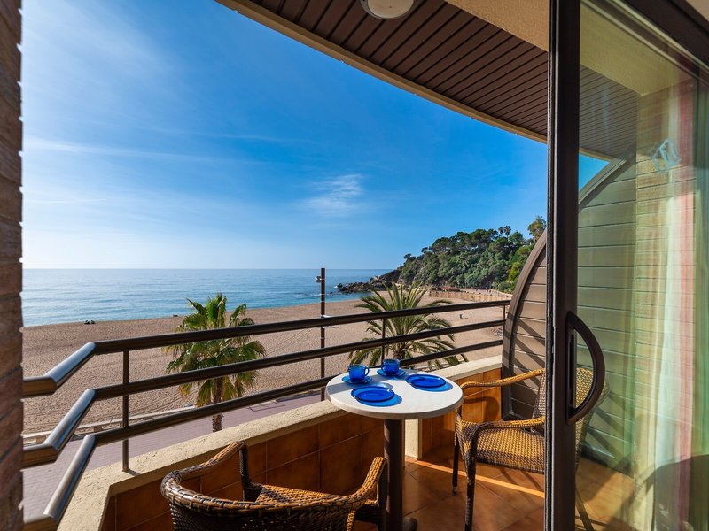 Almirall Apartaments 32