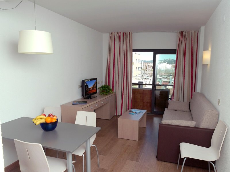 Almirall Apartaments 36