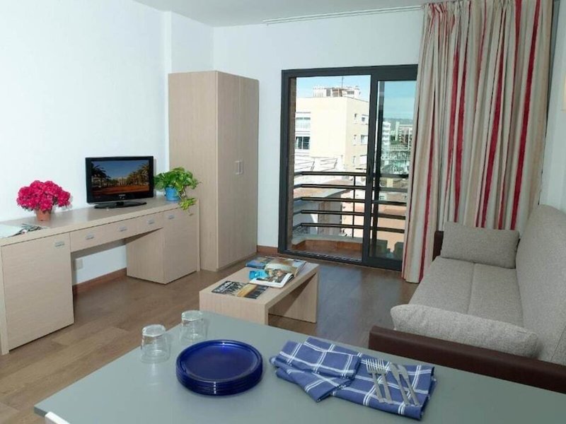 Almirall Apartaments 38