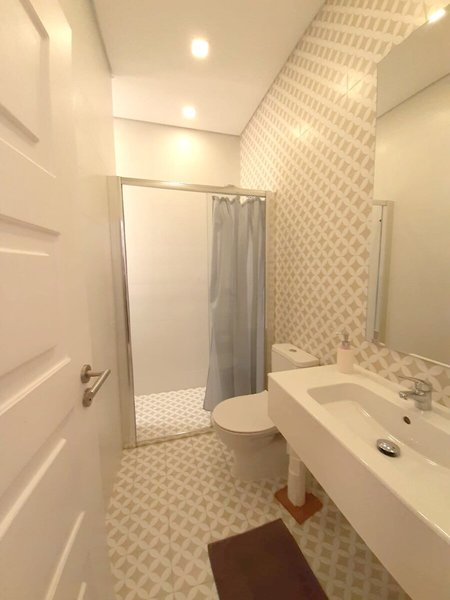 WOT Ericeira Lodge 40 - Bathroom Example