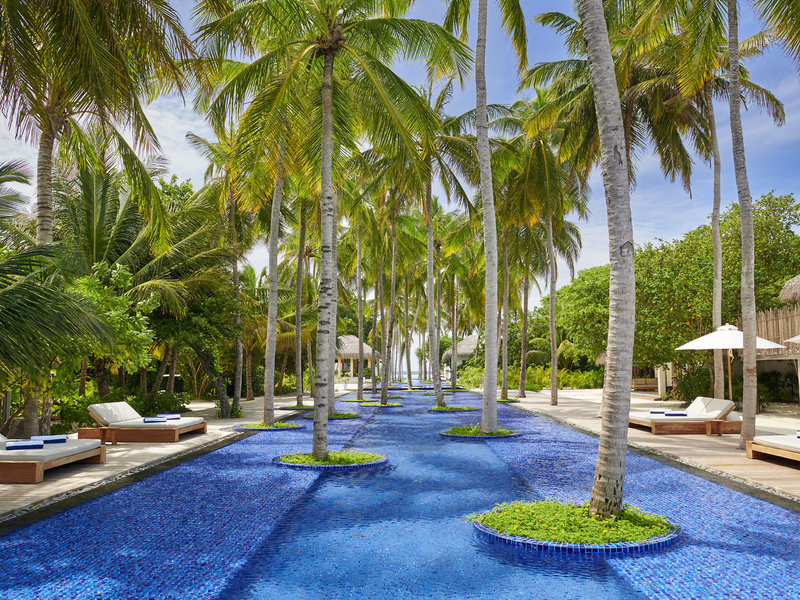 Sirru Fen Fushi - Private Lagoon Resort 10