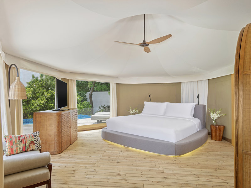 Sirru Fen Fushi - Private Lagoon Resort 11