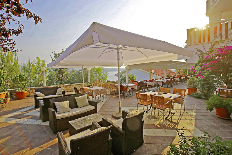Hotel Lucija 8