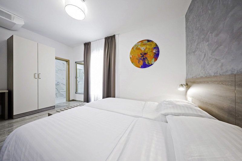 Hotel Lucija 18