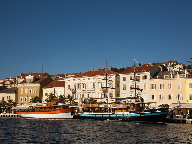 Manora 2