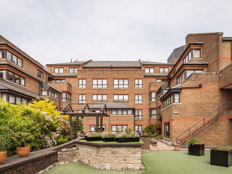 Monarch House Serviced Apartments 1