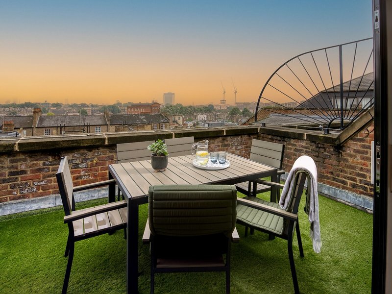 Monarch House Serviced Apartments 5