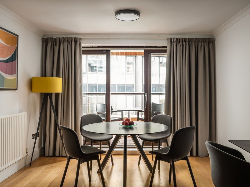 Monarch House Serviced Apartments 6