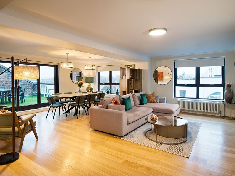 Monarch House Serviced Apartments 9