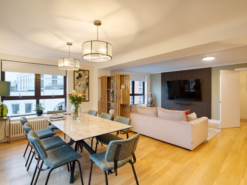 Monarch House Serviced Apartments 10