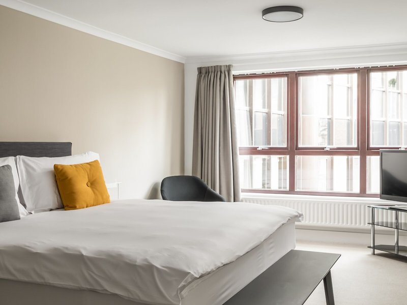 Monarch House Serviced Apartments 12