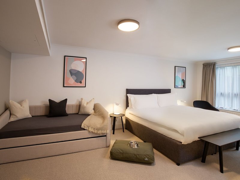 Monarch House Serviced Apartments 16