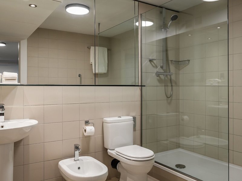 Monarch House Serviced Apartments 22