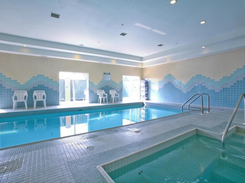 Sandman Hotel Red Deer 3
