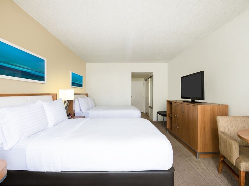 Holiday Inn Resort Aruba - Beach Resort & Casino 41 - Room Example