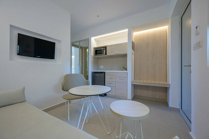 Mythos Hotel & Apartments 4