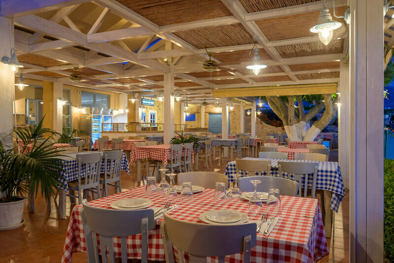 Mythos Hotel & Apartments 10