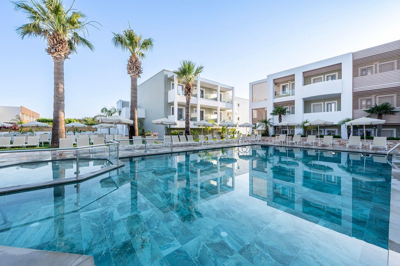 Mythos Suites Hotel & Apartments 1