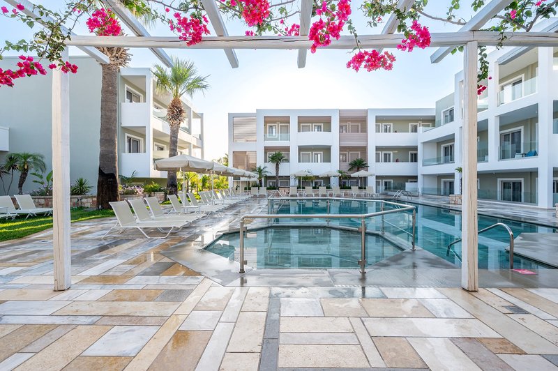 Mythos Suites Hotel & Apartments 9
