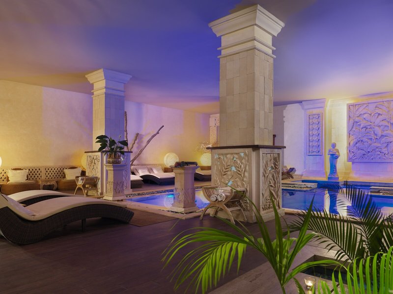 Royal Garden Villas & Spa 12