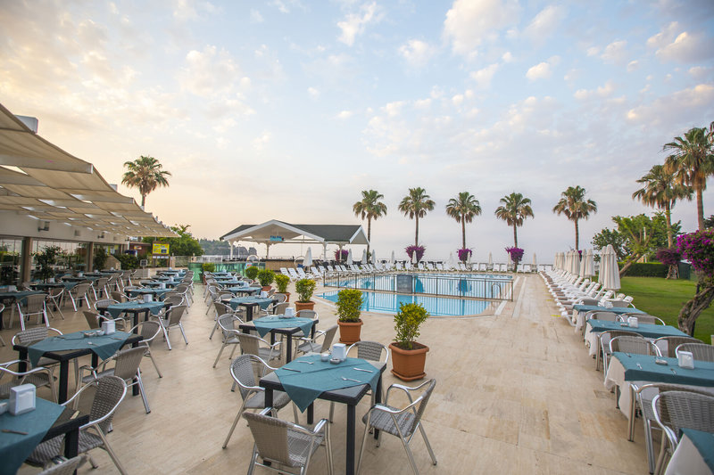 Falcon Hotel 6