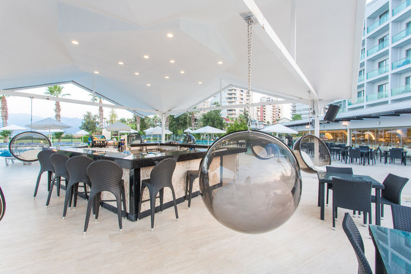 Falcon Hotel 8